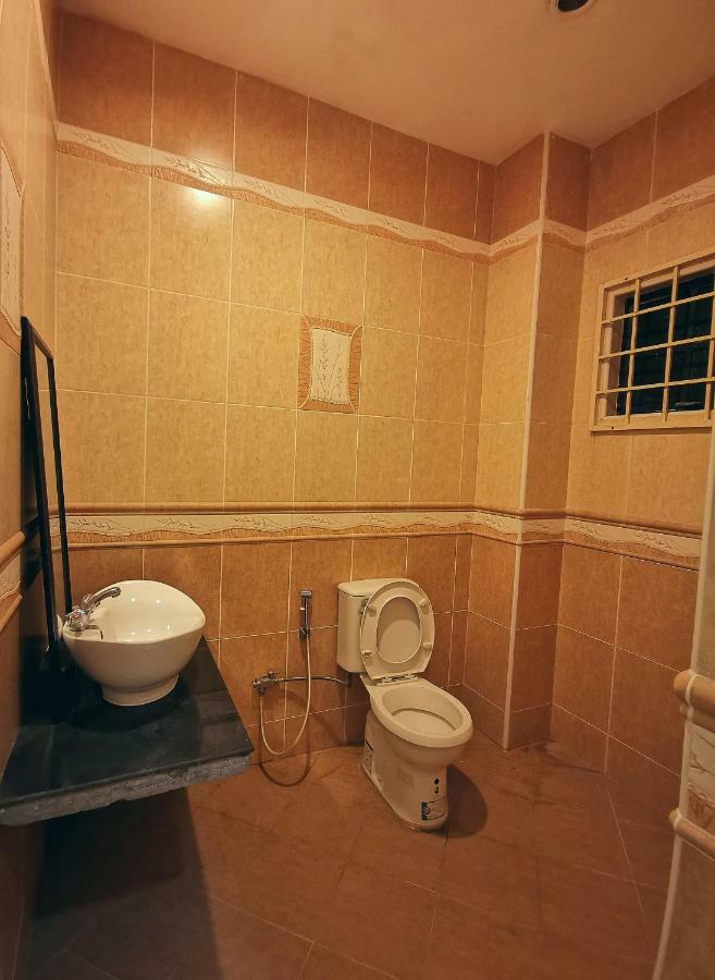 Ria Homestay Johor Bahru Bagian luar foto