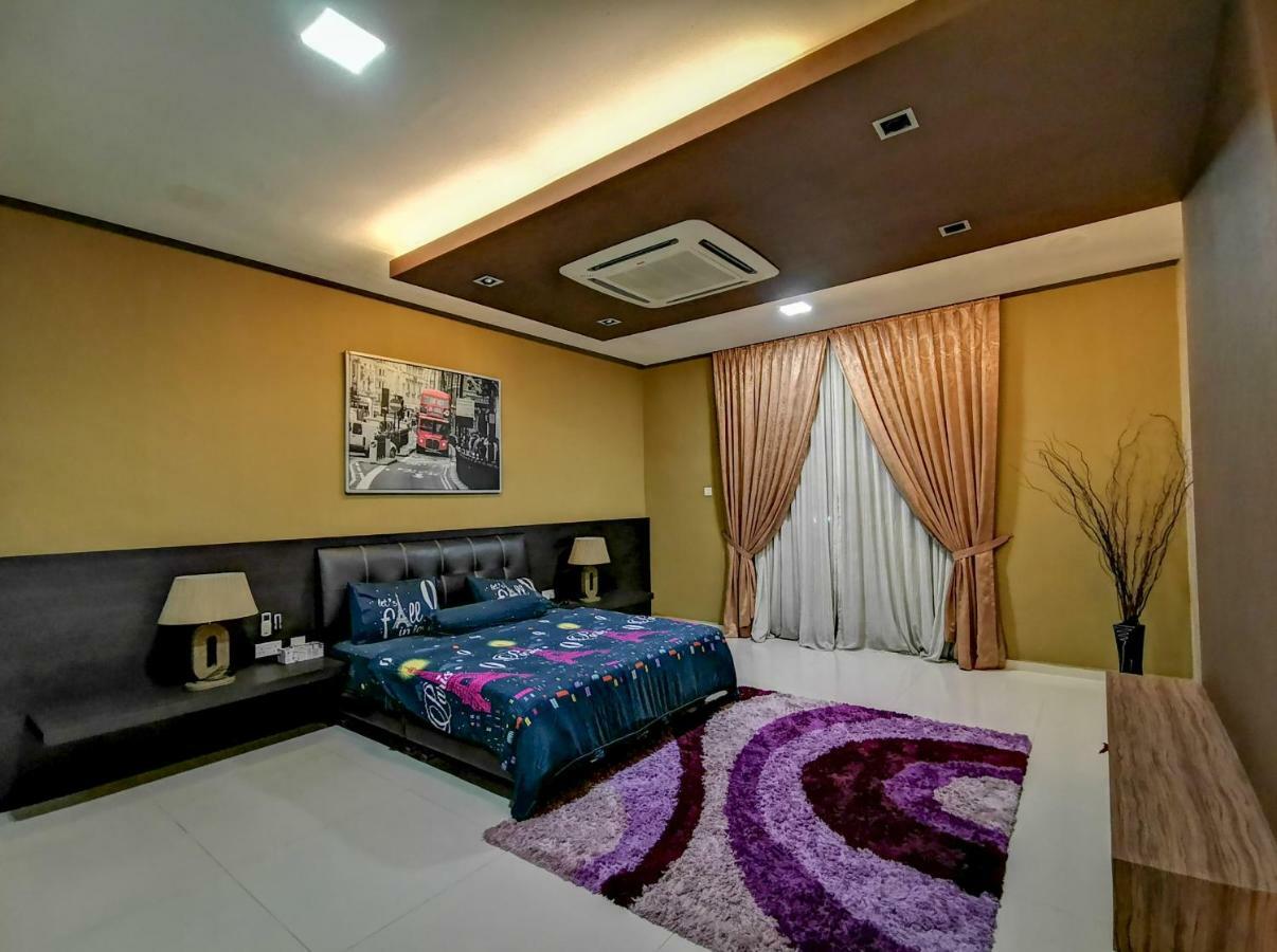 Ria Homestay Johor Bahru Bagian luar foto