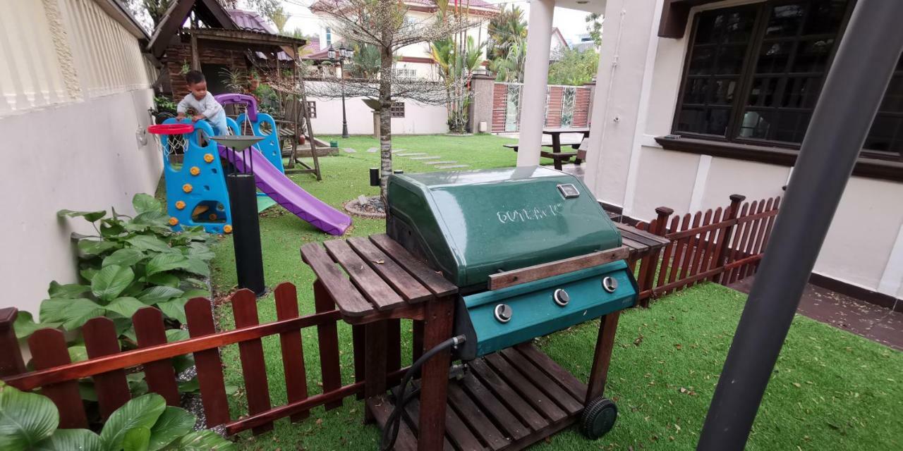 Ria Homestay Johor Bahru Bagian luar foto