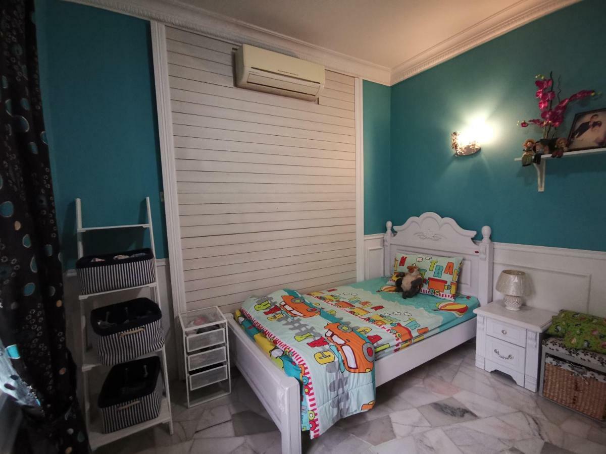 Ria Homestay Johor Bahru Bagian luar foto