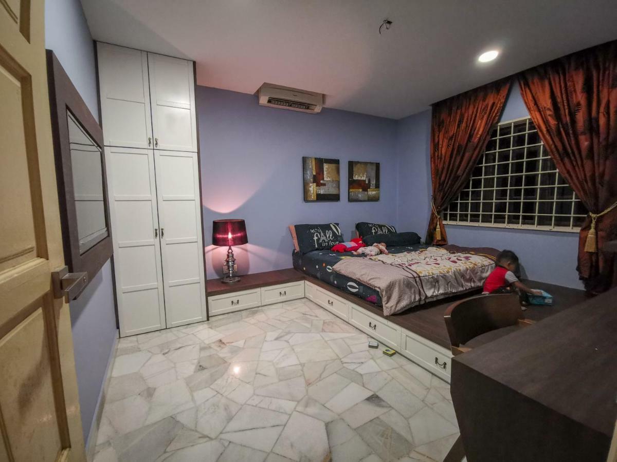 Ria Homestay Johor Bahru Bagian luar foto